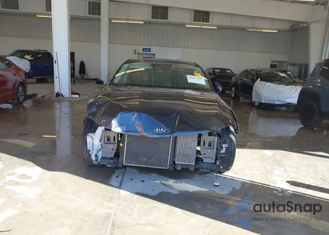 2021 Kia K5 Lxs z USA, uszkodzony, nr VIN 5XXG14J20MG023964